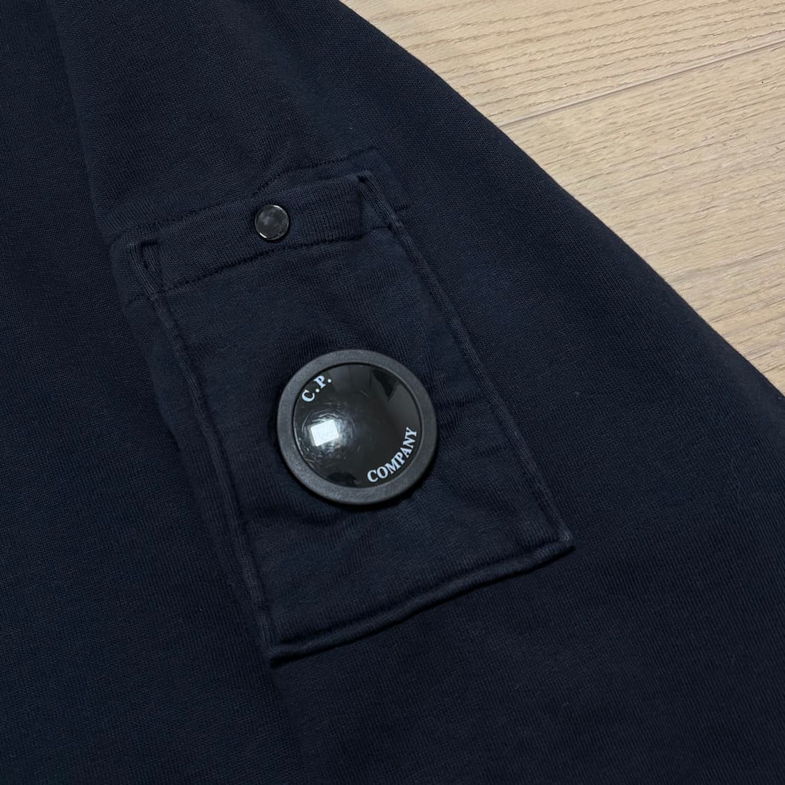 cp컴퍼니 고글 맨투맨 상품이미지3