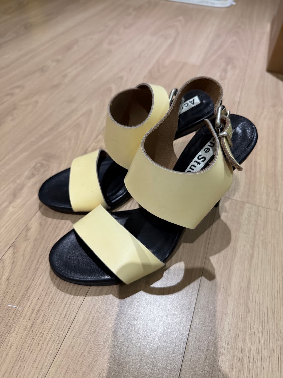 아크네 스튜디오 샌들 힐 상품이미지2