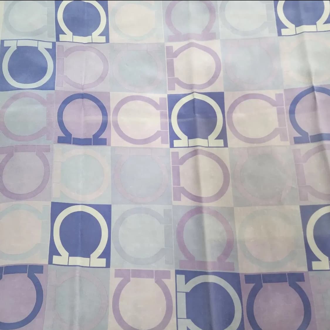 페라가모 실크 스카프 상품이미지3