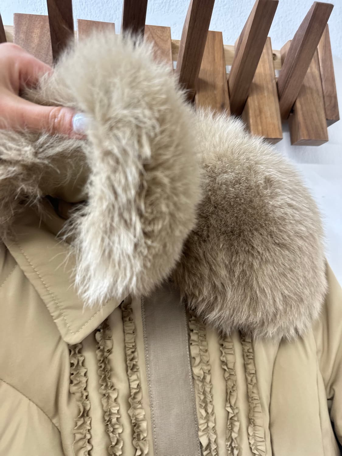 일본빈티지 베이지 퍼 카라 셔링 러플 디테일 롱 패딩 코트 상품이미지7