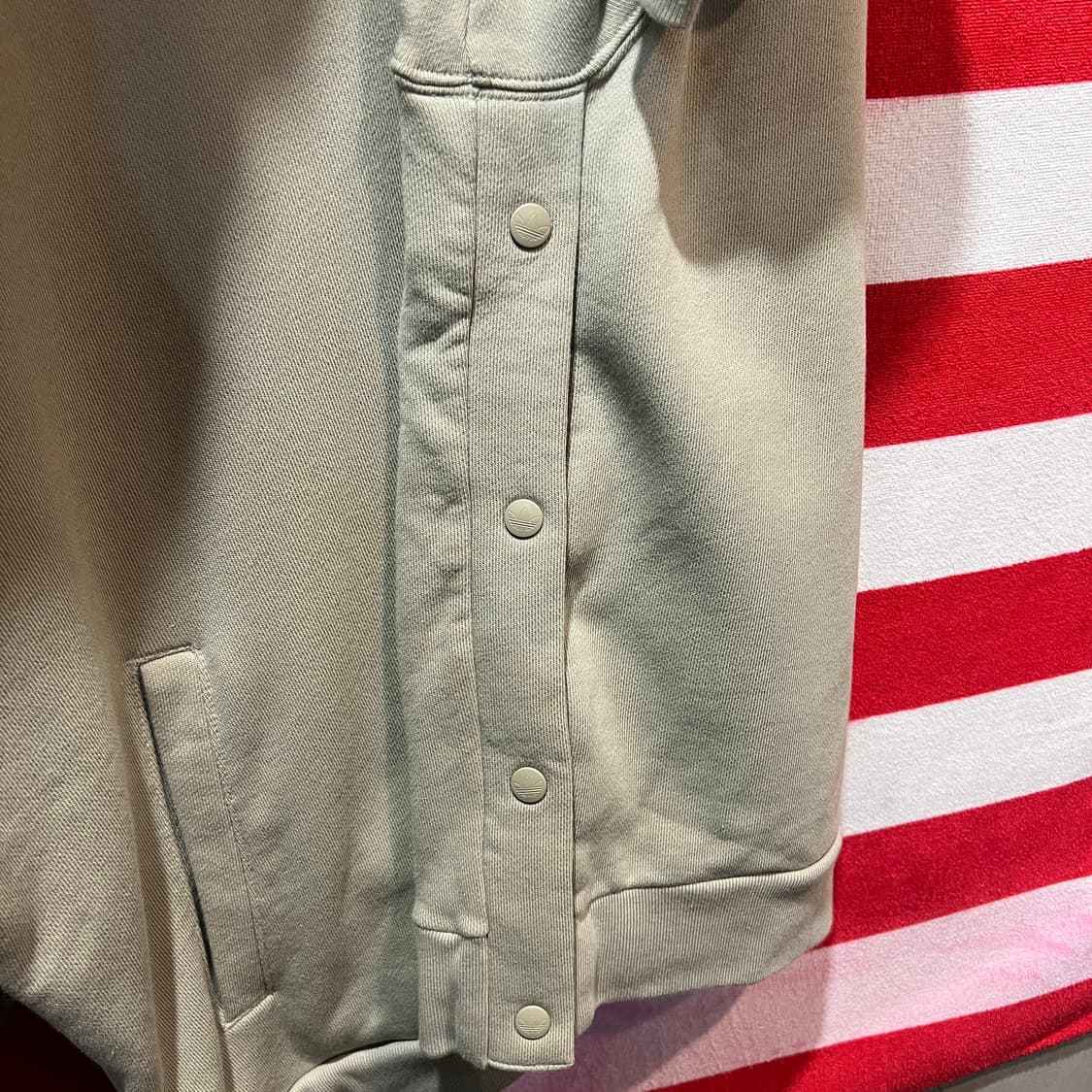 아디다스 에센셜 크루 맨투맨 상품이미지2