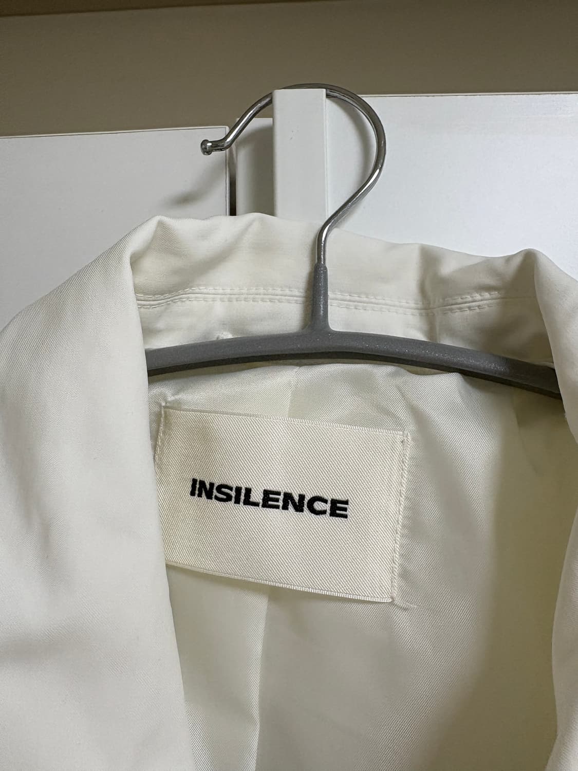 인사일런스 자켓 화이트 상품이미지10