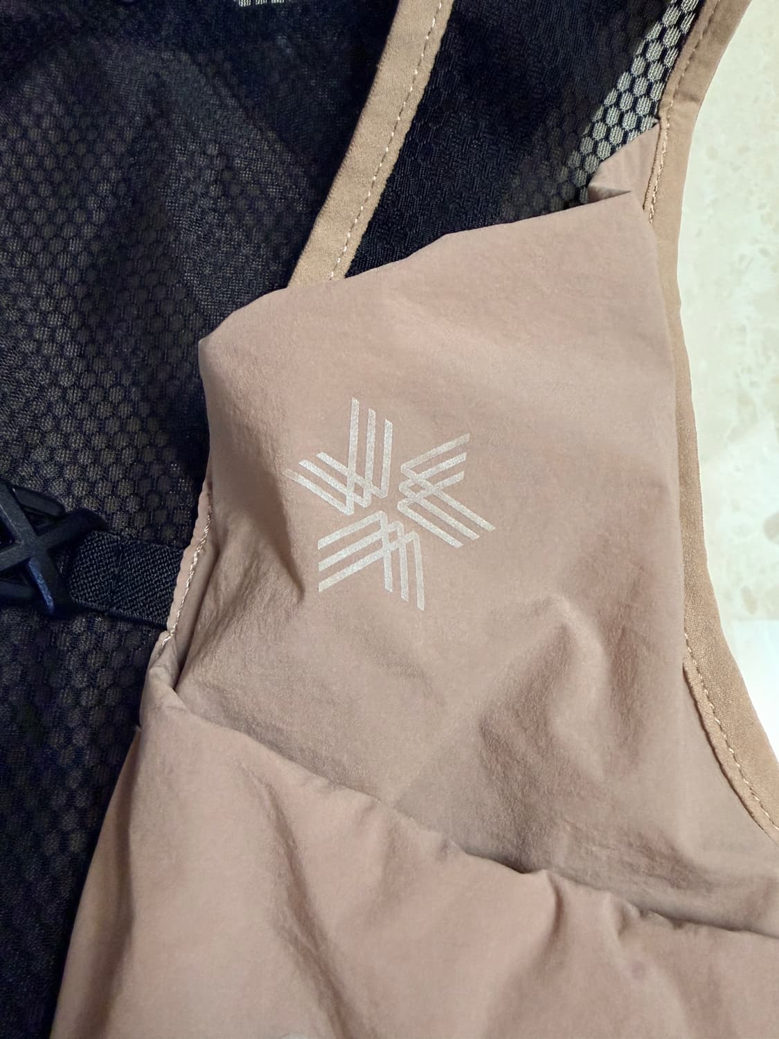 골드윈0 러닝조끼 러닝베스트 트레일백 상품이미지2