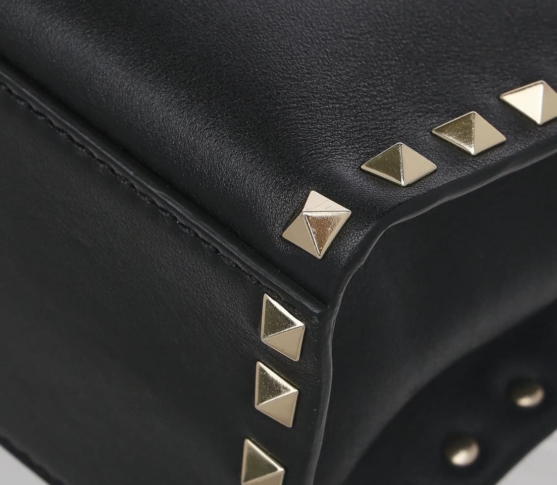 [S급] 발렌티노 락스터드 탑핸들백 판매합니다!!! 상품이미지8