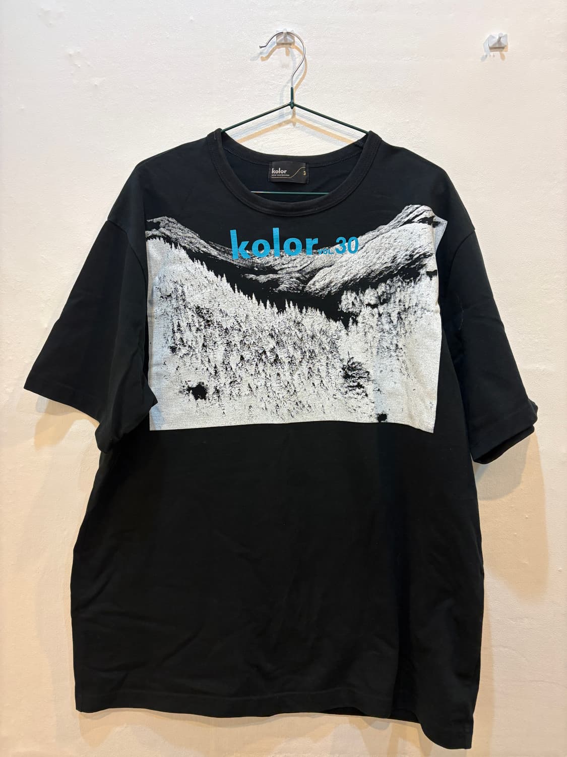 컬러 그래픽 반팔티 3사이즈 상품이미지1