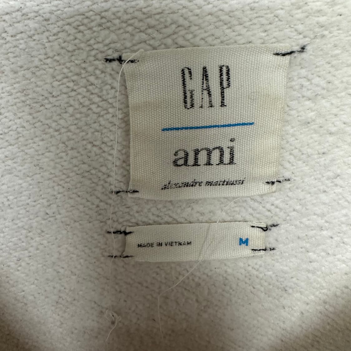 아미 Ami x 갭 하트 패치 맨투맨 오트밀 상품이미지4