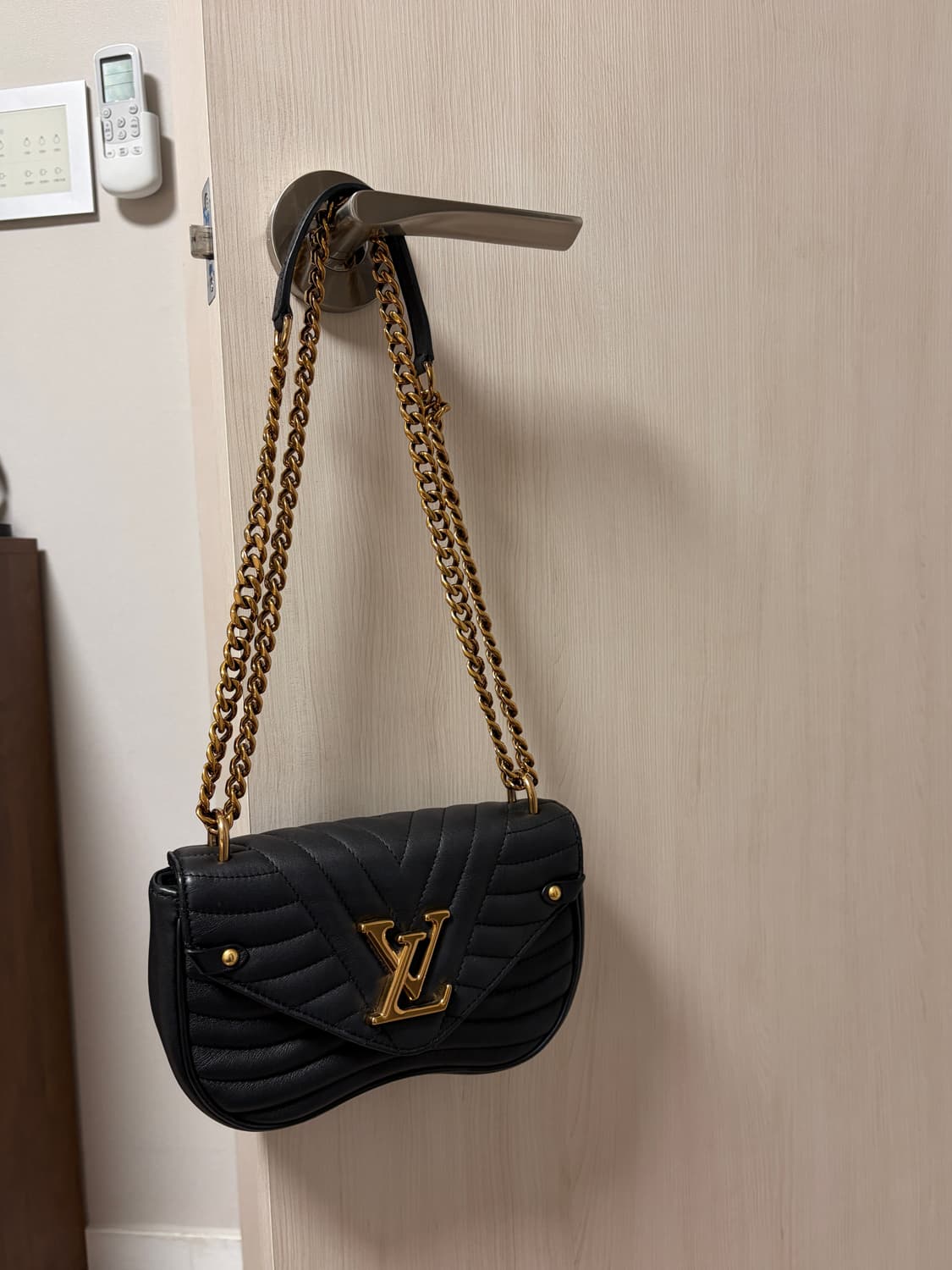루이비통 뉴웨이브 체인백PM블랙 상품이미지2