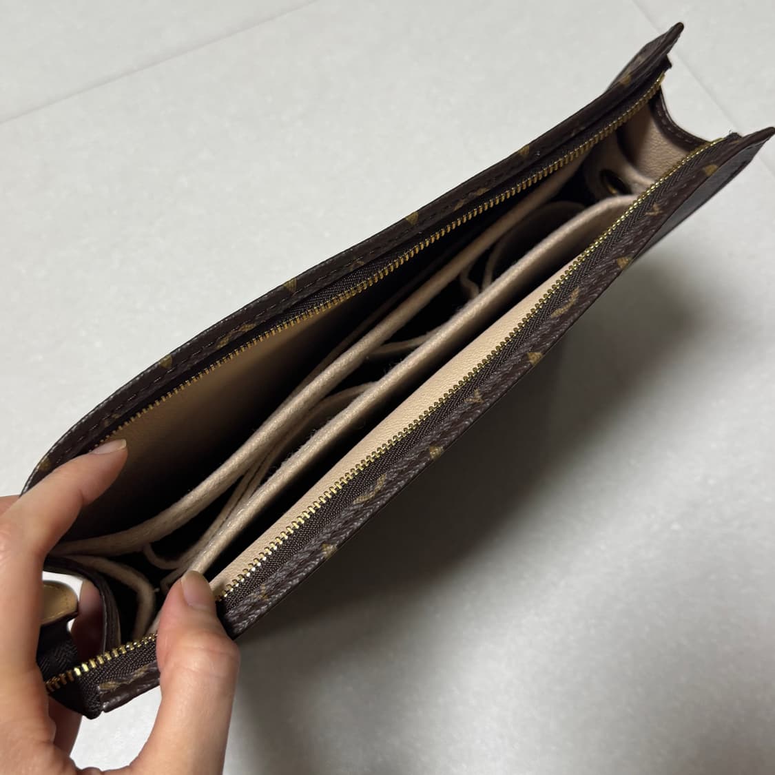 [정품풀박스] 루이비통 포쉐트토일렛 클러치 26 풀박스 상품이미지3