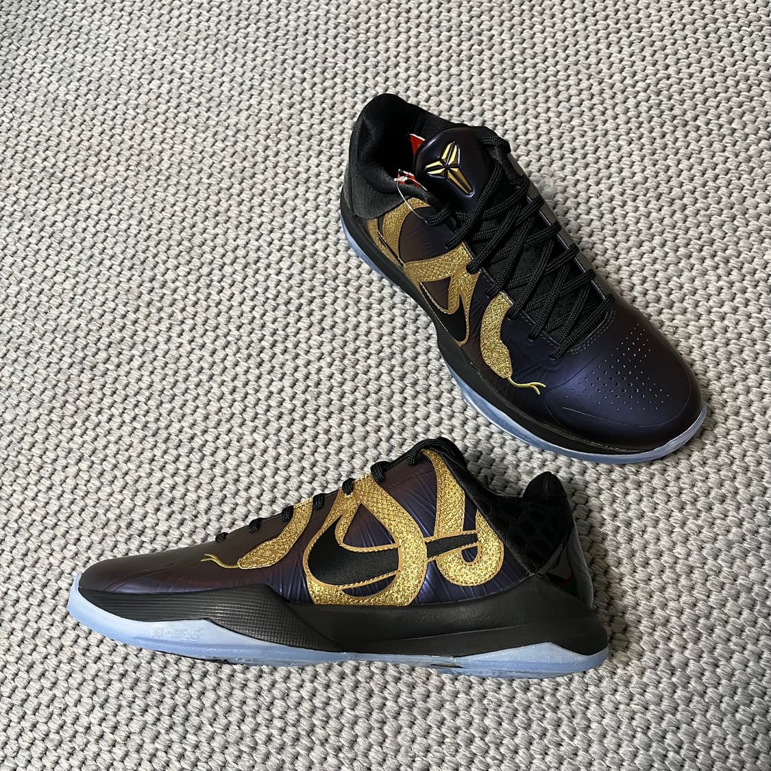 나이키 코비5 프로트로 이어오브더맘바 상품이미지1