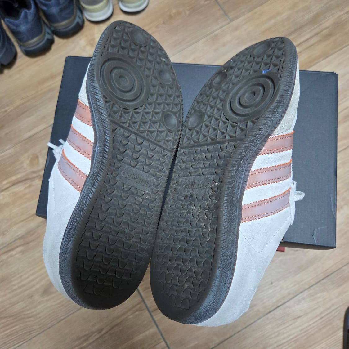 255 아디다스 삼바 OG 크리스탈 화이트 클레이 스트라타 / 검솔 상품이미지5