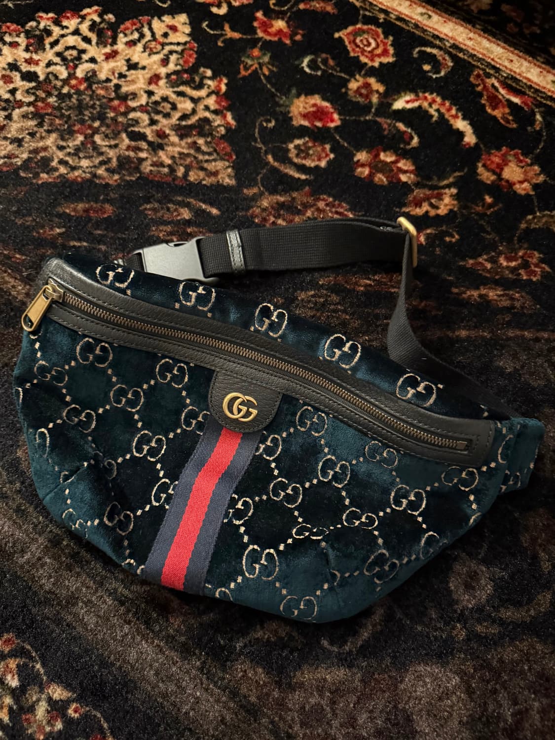 구찌 벨벳 힙색 상품이미지1