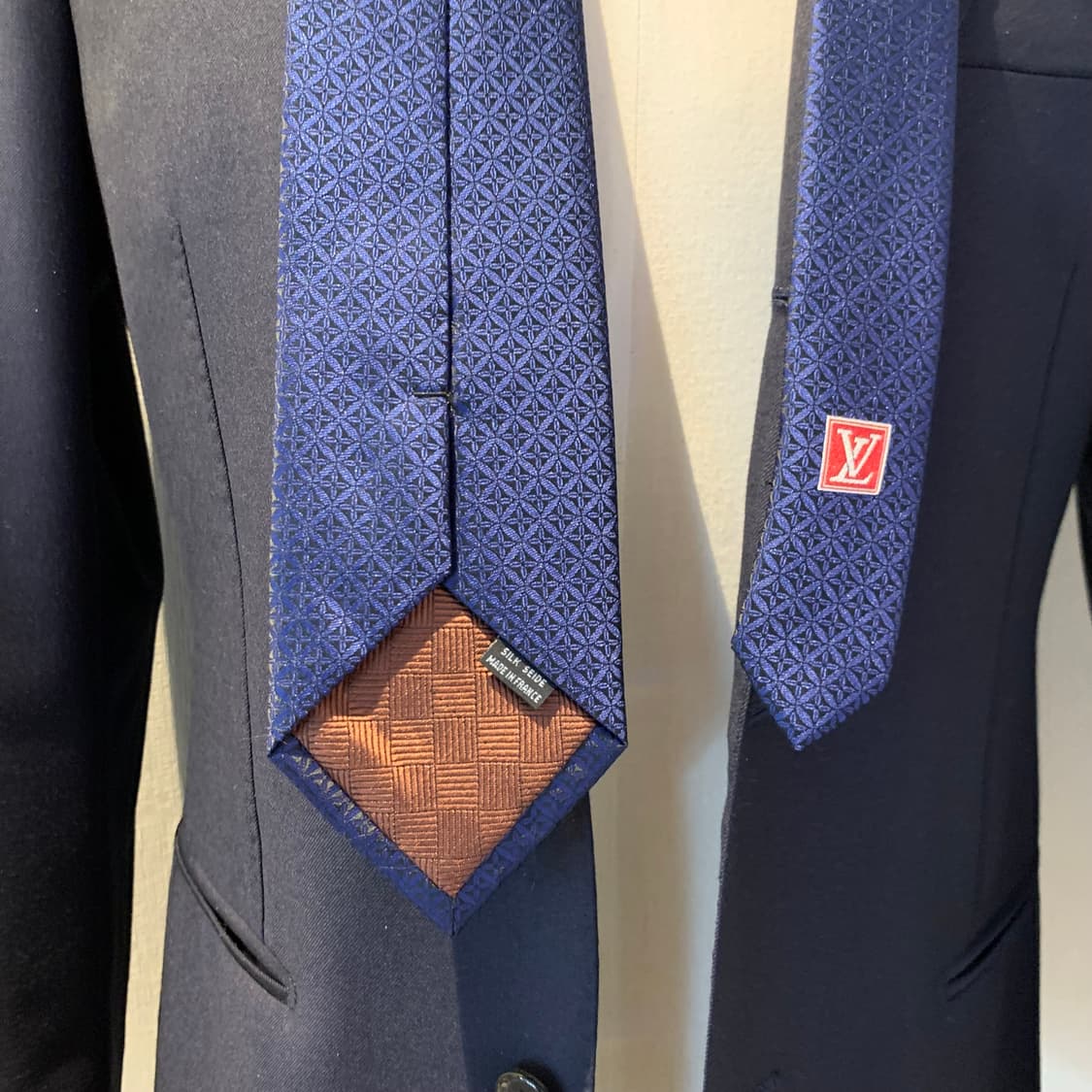 루이비통 명품넥타이 네이비컬러 A+등급 최상급 8.3cm 정장룩코디 상품이미지3