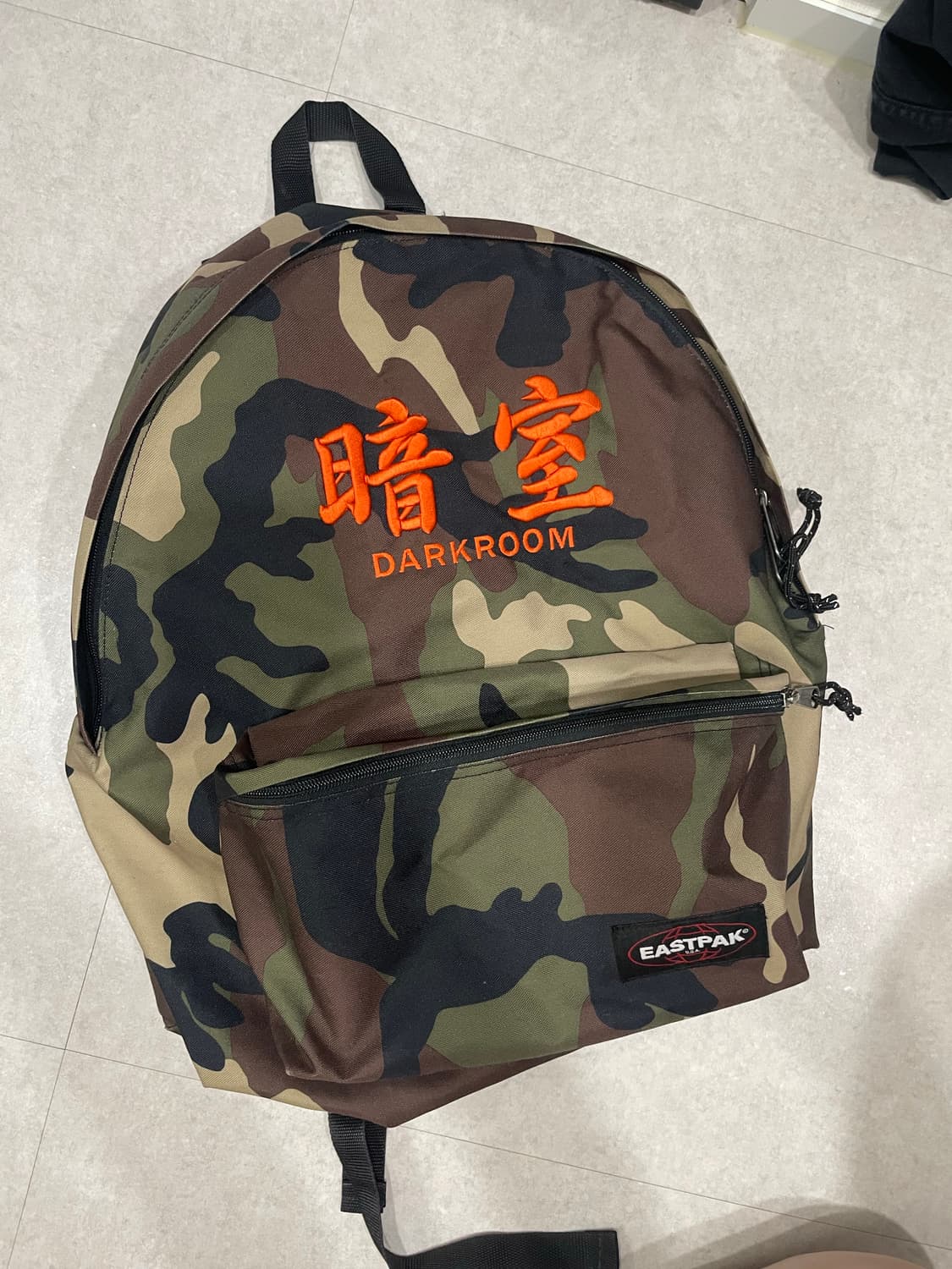 다크룸 X 이스트팩 카모 백팩 상품이미지3