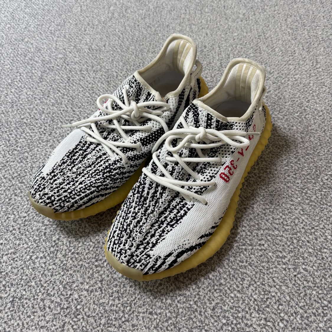 [정가 60만원] 아디다스 이지부스트 지브라 275 상품이미지3