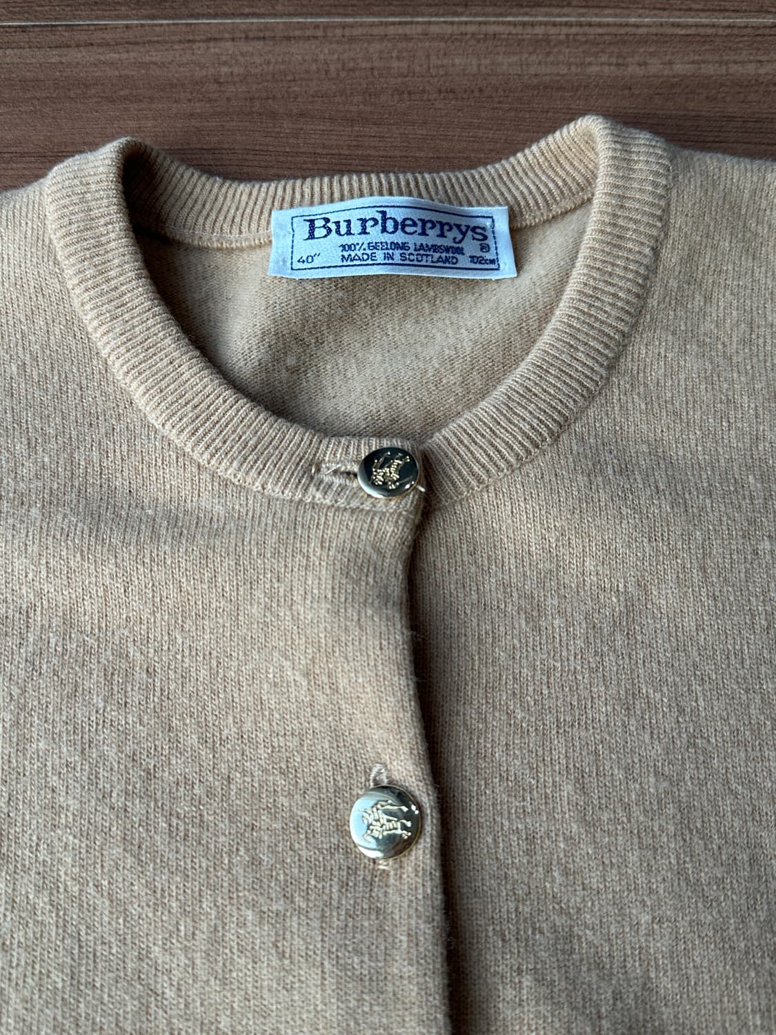 버버리 램스울 금장 가디건 베이지 40 상품이미지2