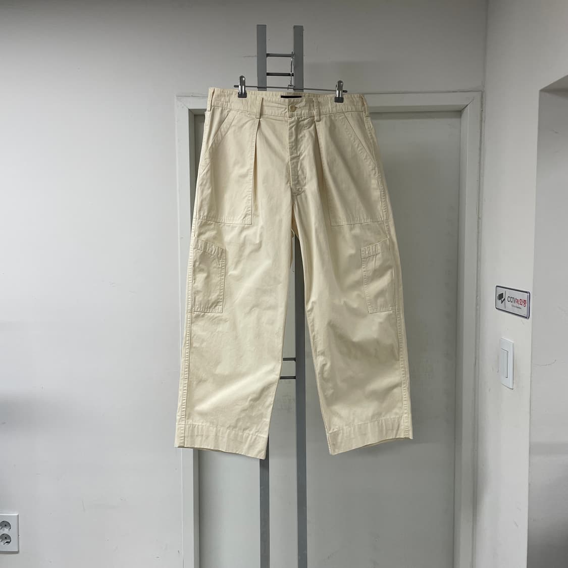 이스크하버서플러스 아이보리 팬츠 - 상품이미지1