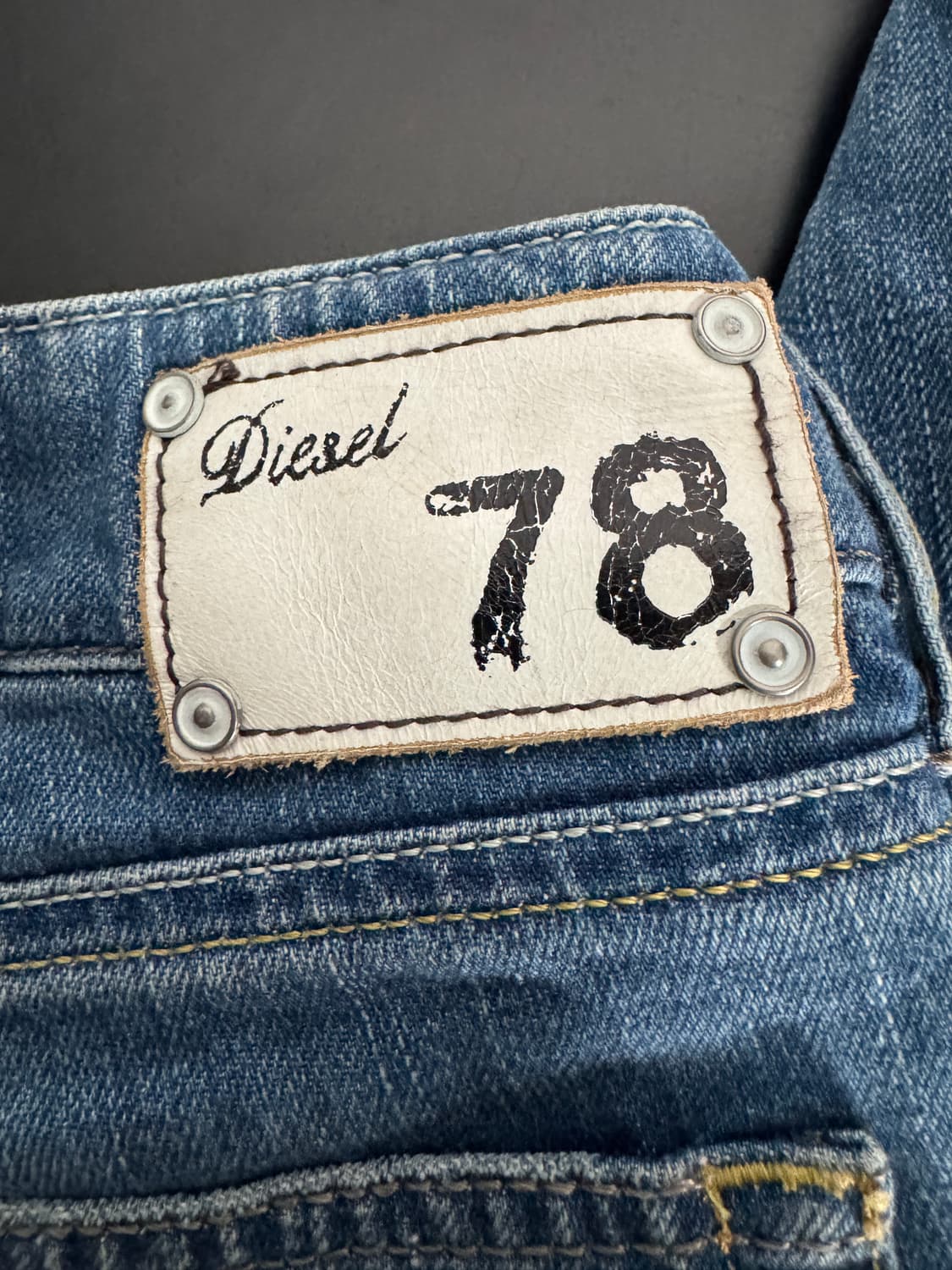 정품라벨!! 여성 디젤 로우라이즈 부츠컷 데님팬츠 29.9인치 상품이미지3