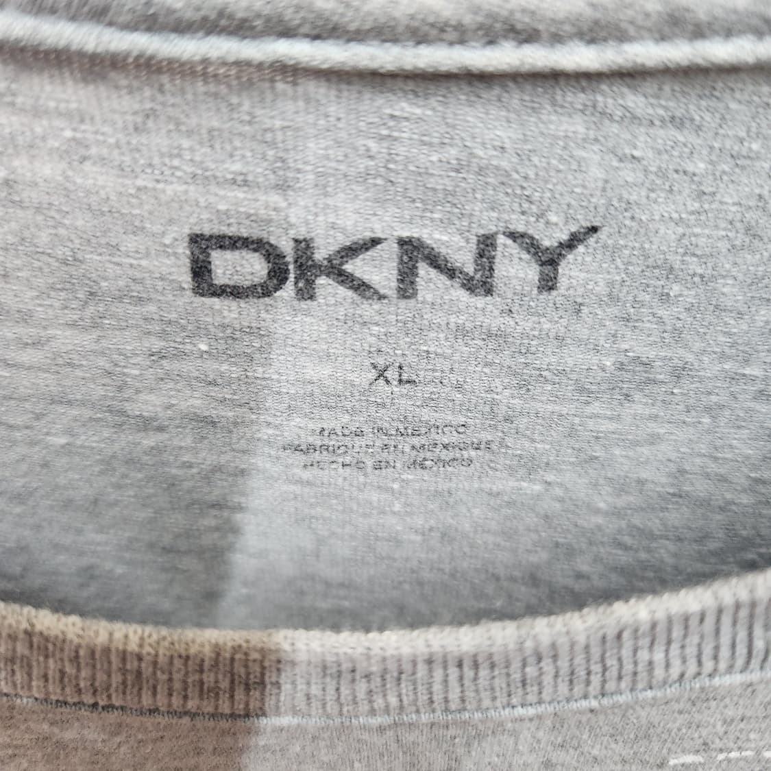 DKNY 빅 로고 프린팅 반팔티 XL 상품이미지4