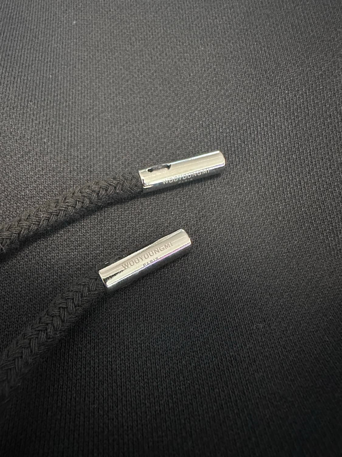 WOOYOUNGMI 우영미 플라워 백로고 후드 블랙 상품이미지4