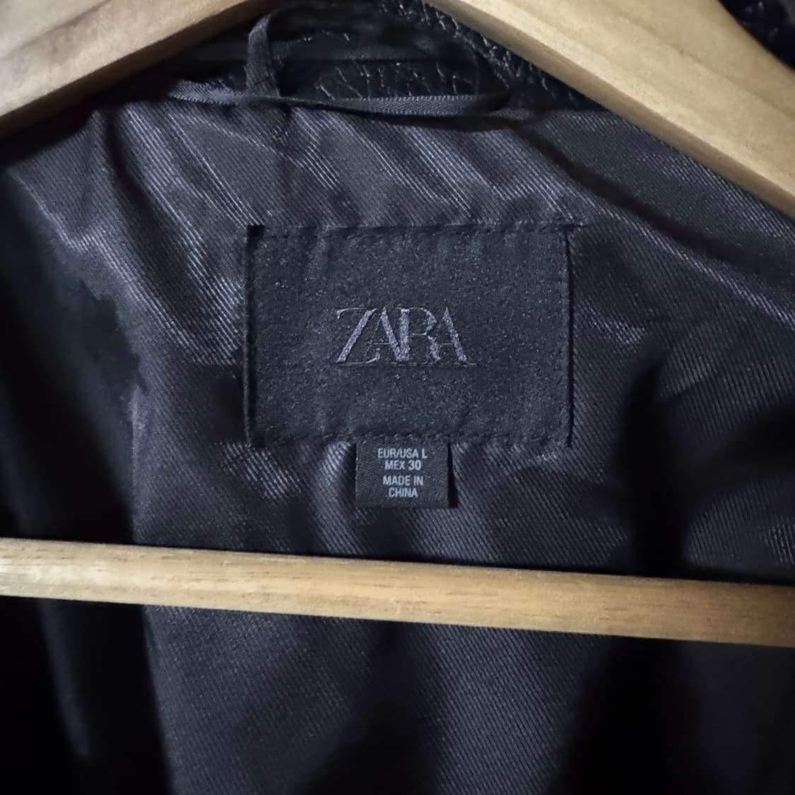 ZARA 25f/w 페이크 레더 자켓 L 상품이미지5