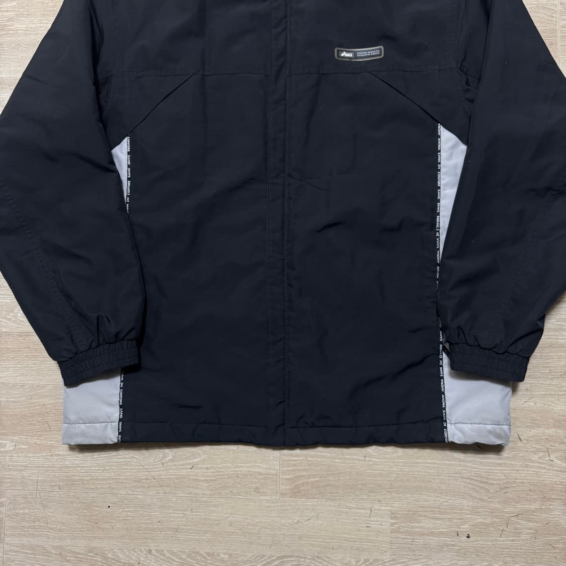 아식스 올드스쿨 바람막이 자켓 상품이미지3