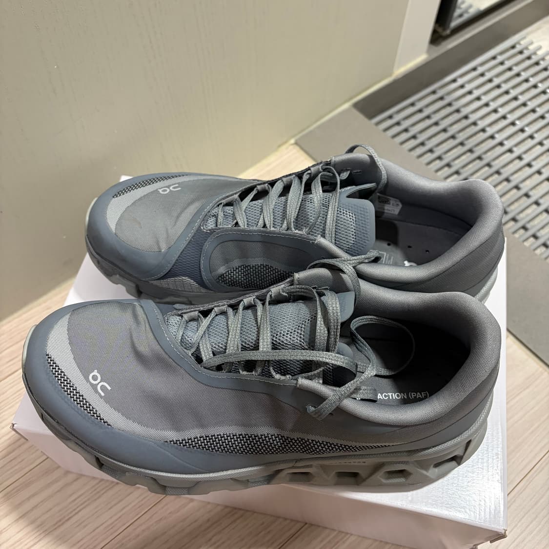 온러닝x파프 클라우드몬스터 그레이 285  상품이미지5