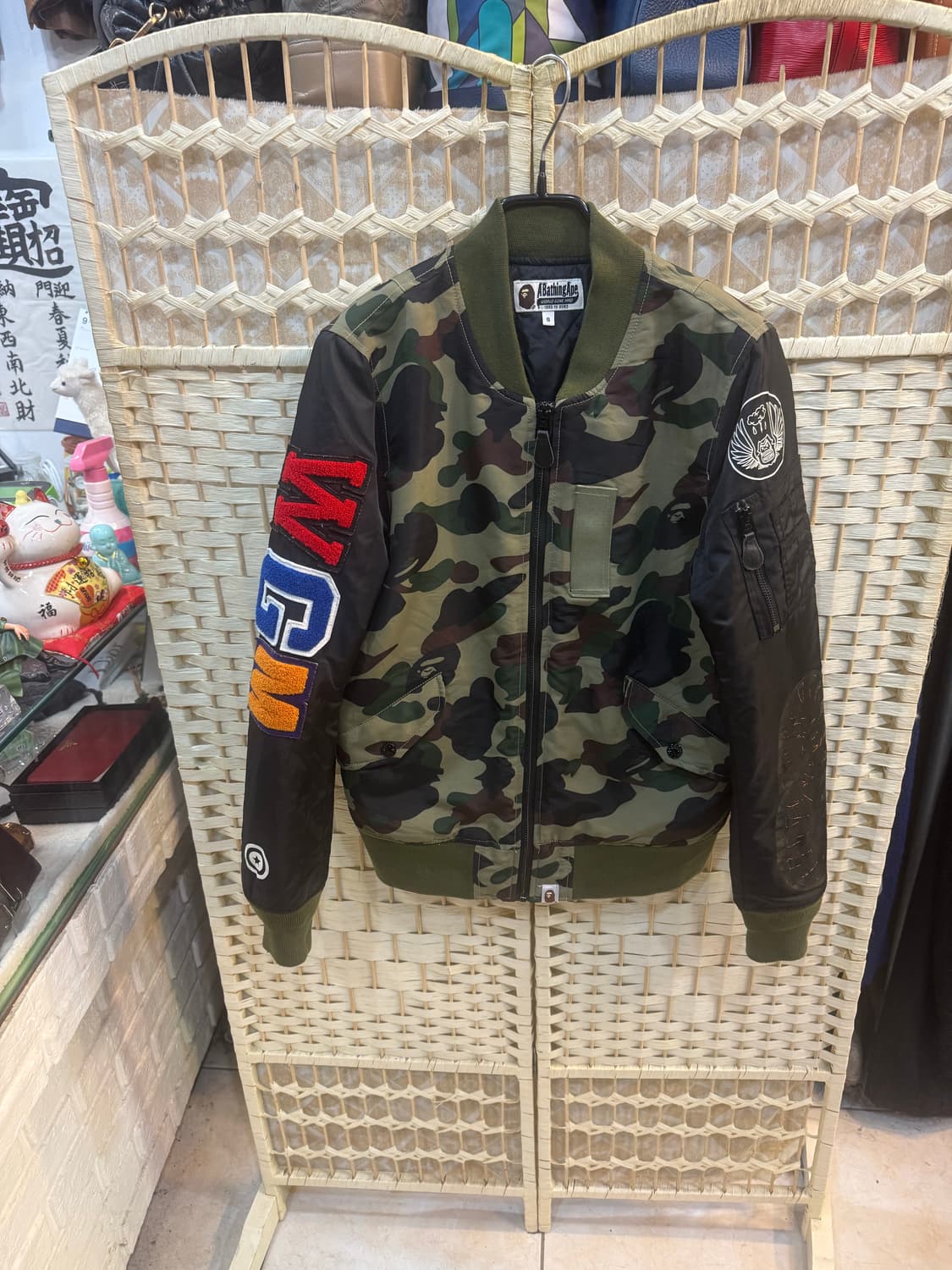 55-66 정품 베이프 카모플라츄 패턴 붐버자켓 팝니다 상품이미지1