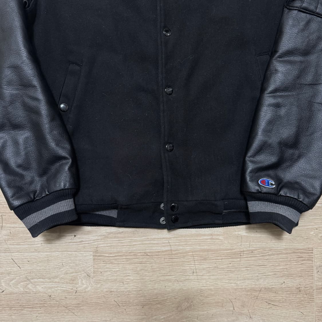 챔피온 가죽 바시티자켓 상품이미지3