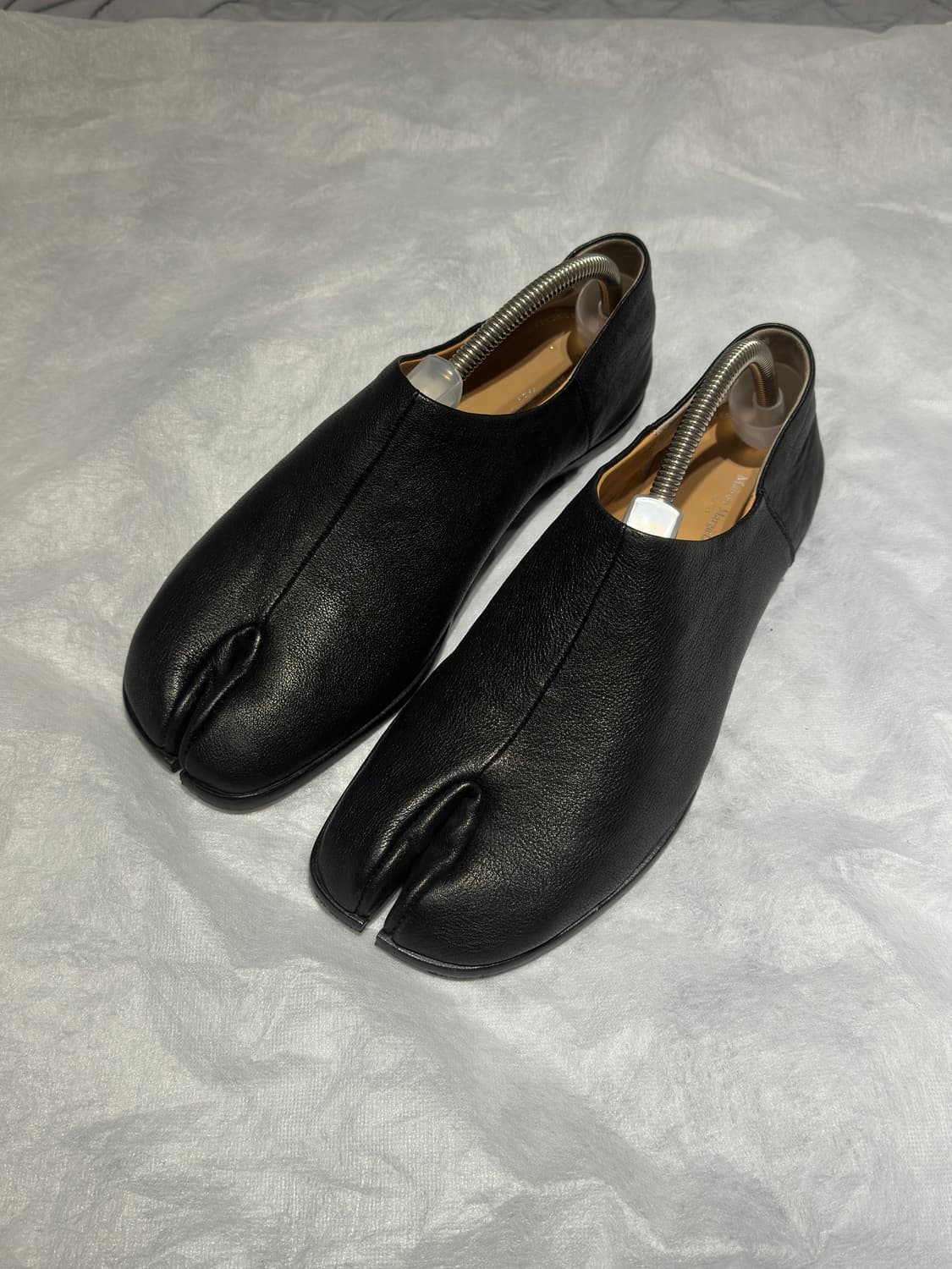 메종 마르지엘라 슬립온 타비 슈즈 블랙 (sold out) 상품이미지1