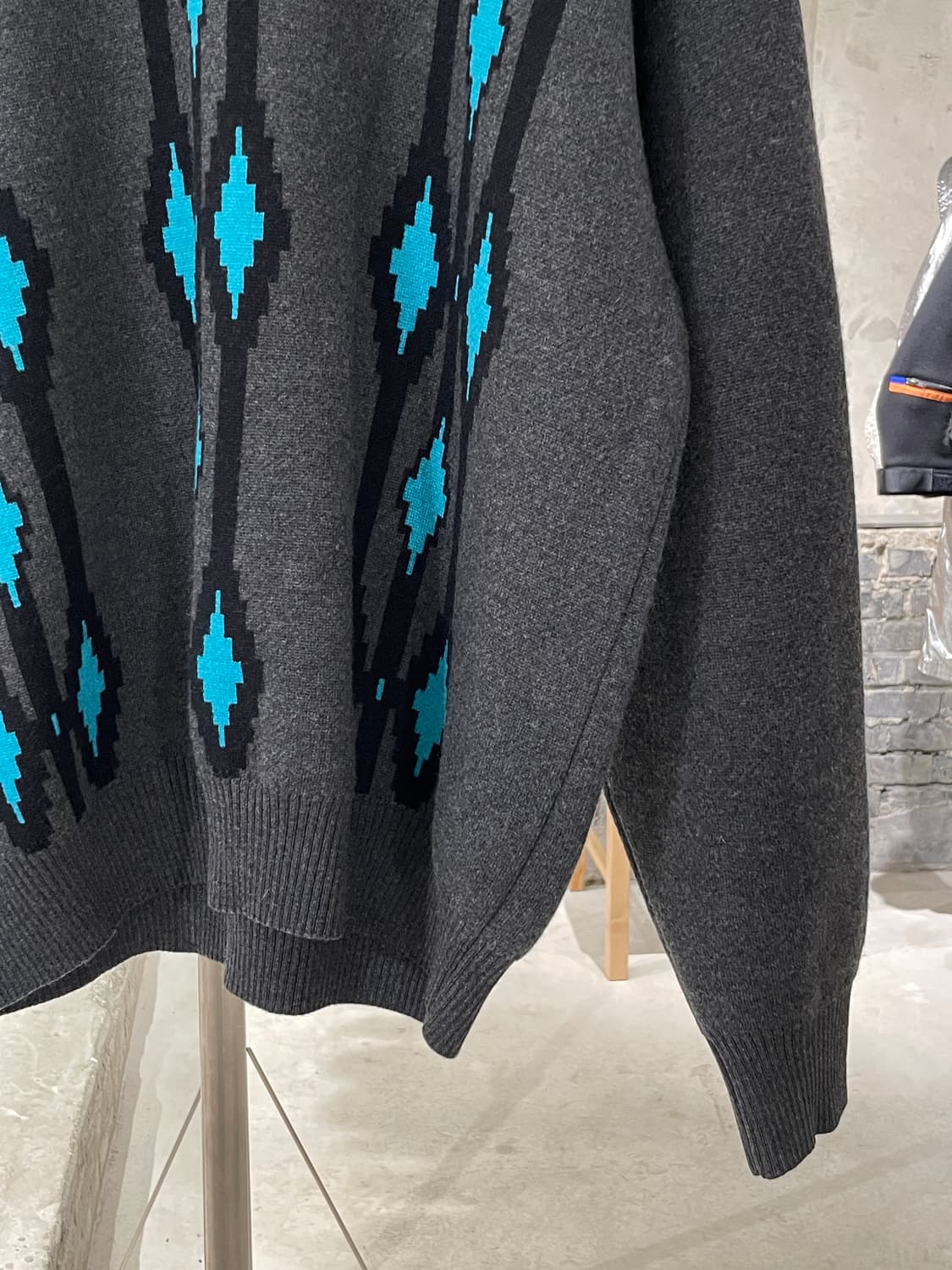 헤드 메이너 그레이 인타르시아 오버 니트 상품이미지5