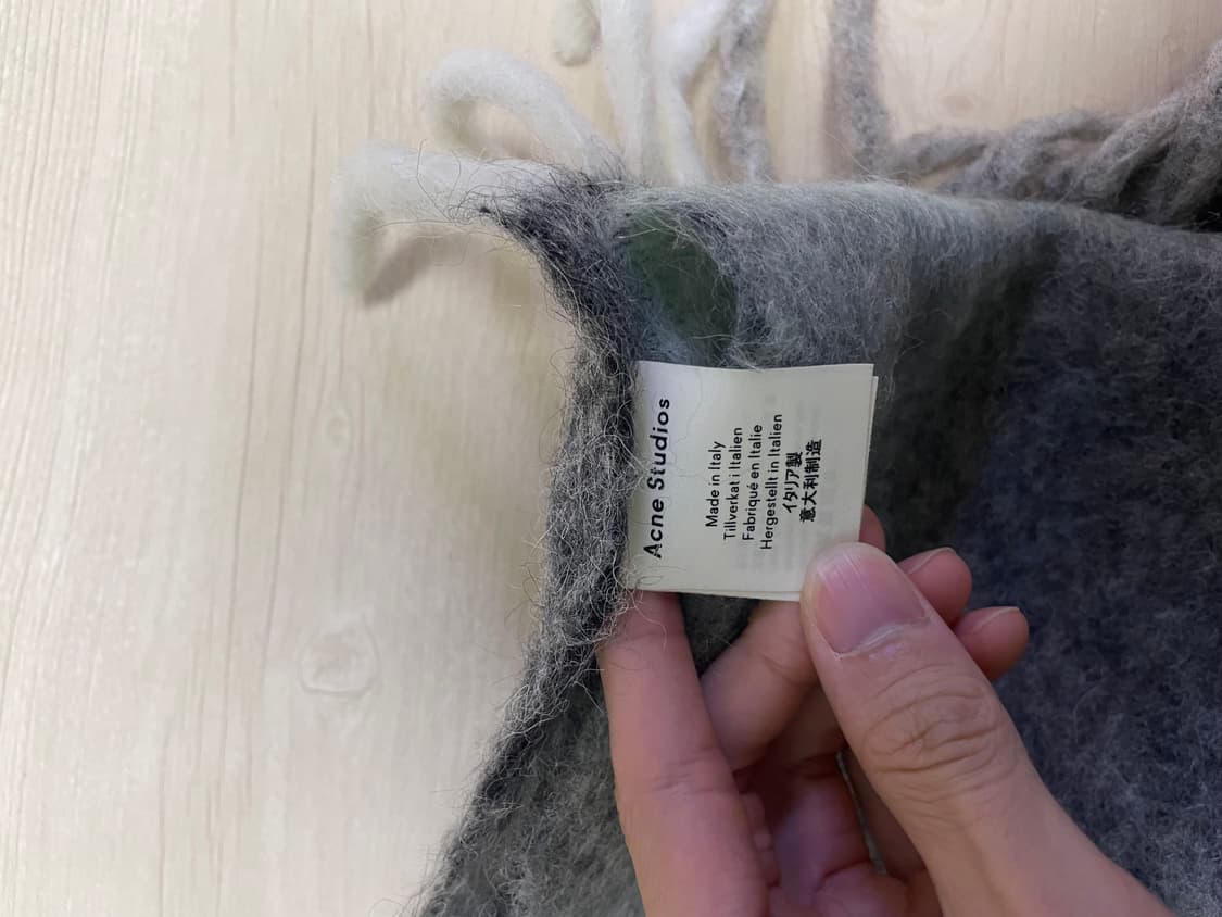 Acne Studios 체크 머플러 상품이미지3