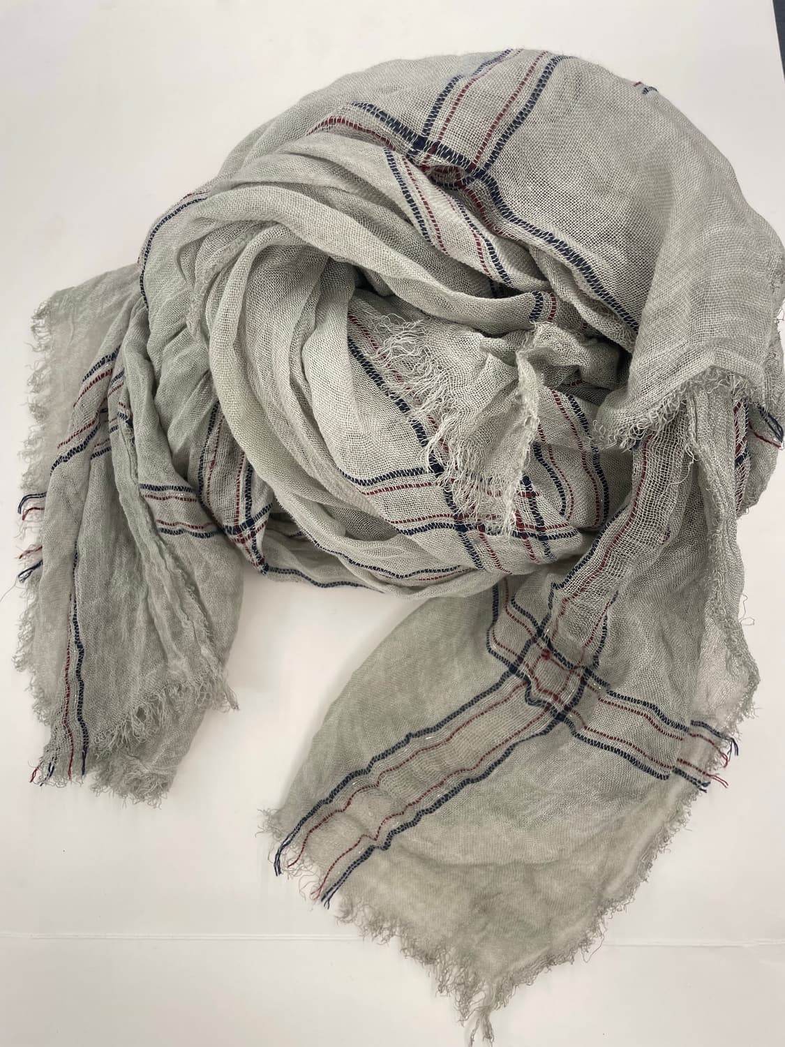 페일 그레이 체크 패턴 머플러 상품이미지1