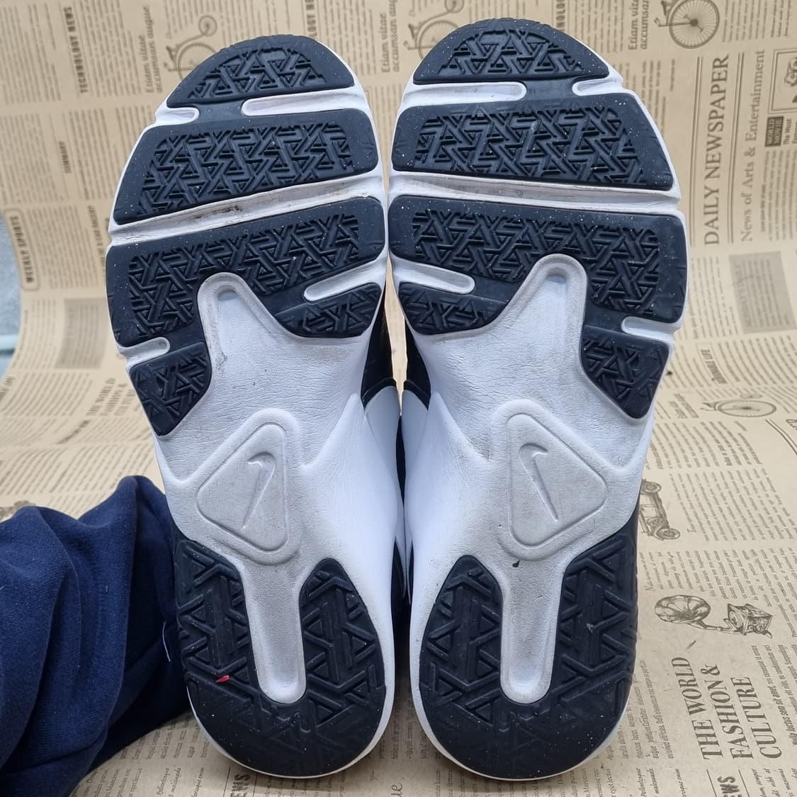 나이키 레전드 에센셜2  남성운동화 270 상품이미지3