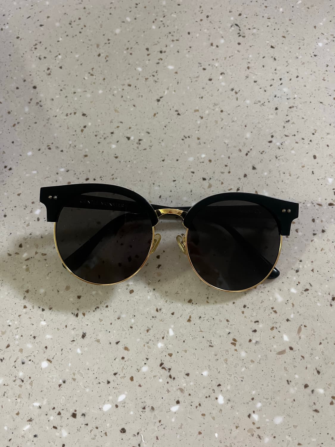 젠틀몬스터 문컷 상품이미지2