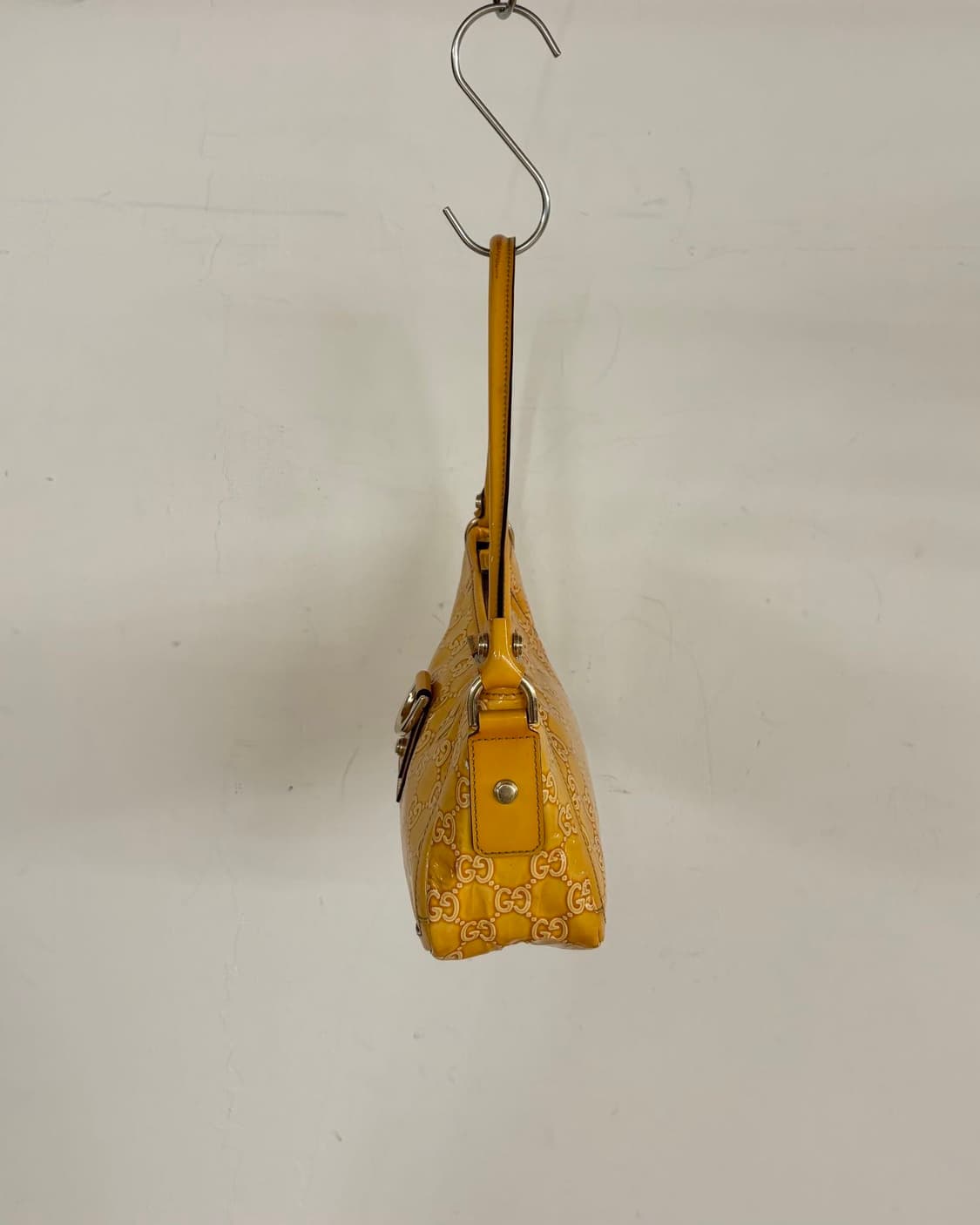 구찌 옐로우 GG 아비 D - 링 바게트 백 상품이미지4