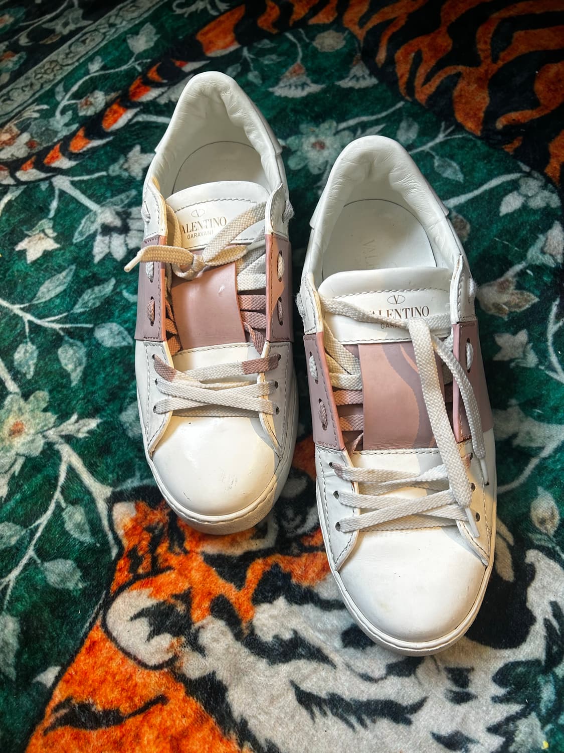 발렌티노 가라바니 스니커즈 베이비핑크 상품이미지2