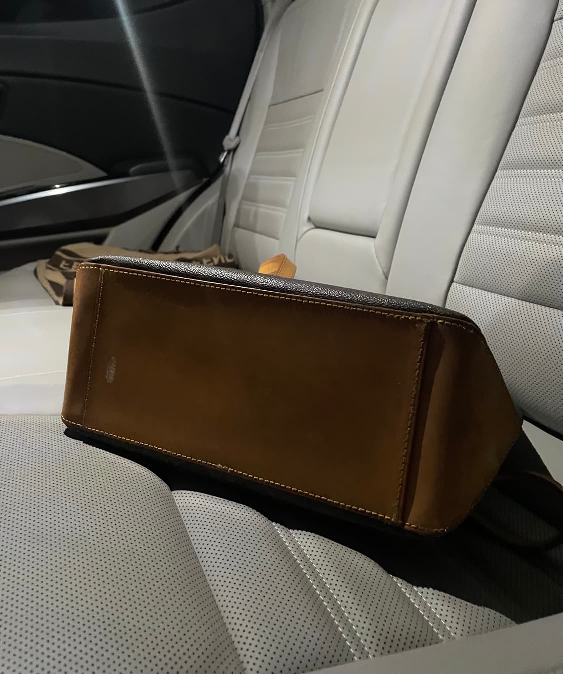 루이비통 카바스 피아노 숄더백 상품이미지2