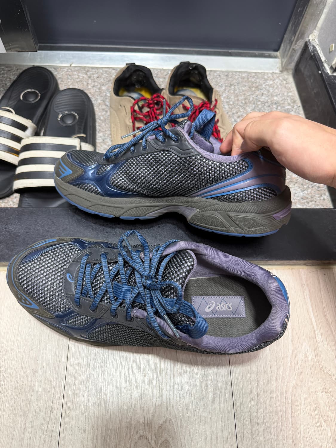 Asics UB4-S Gel-1130 Graphite Grey 상품이미지5