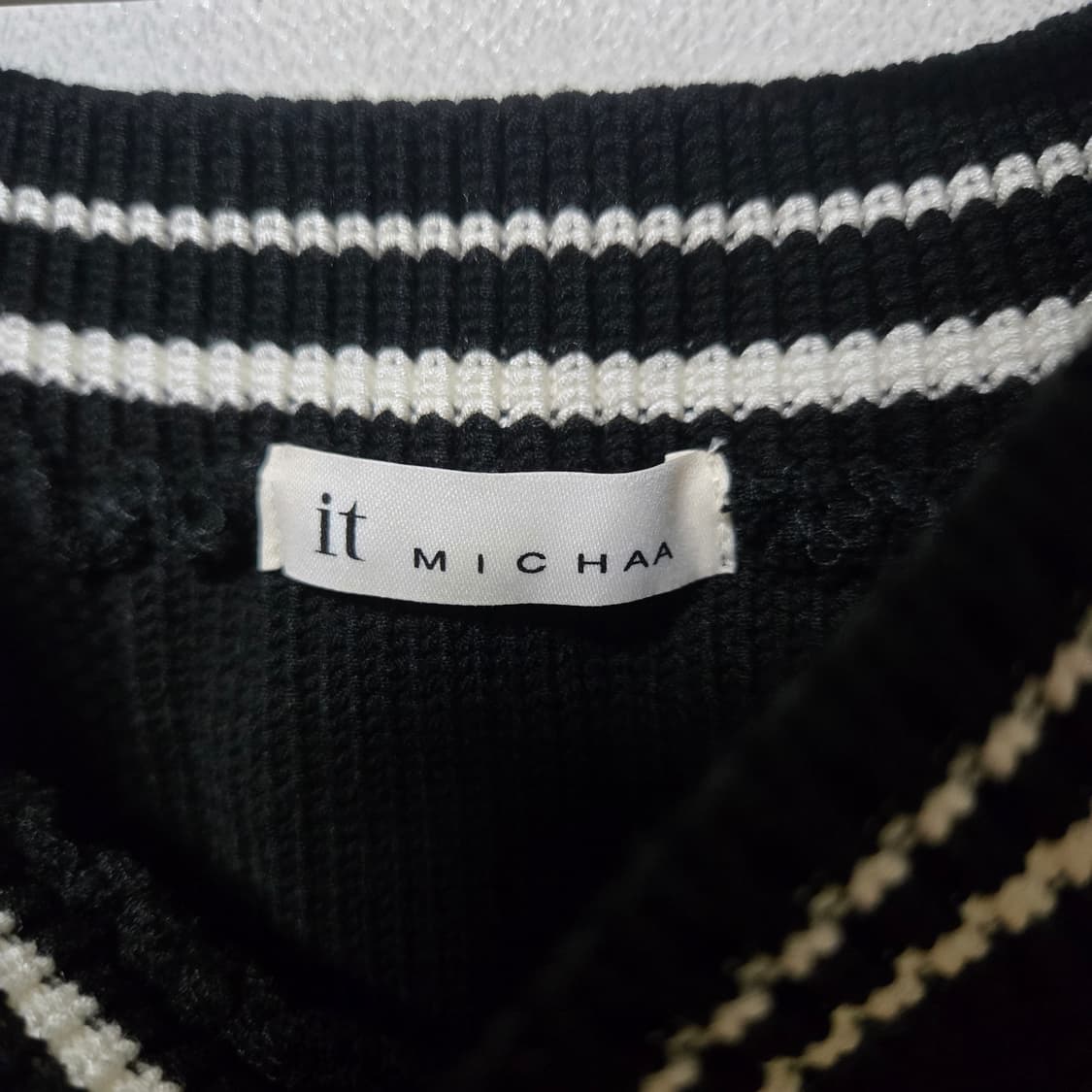 잇미샤 2022 슬리브리스 탑  상품이미지5