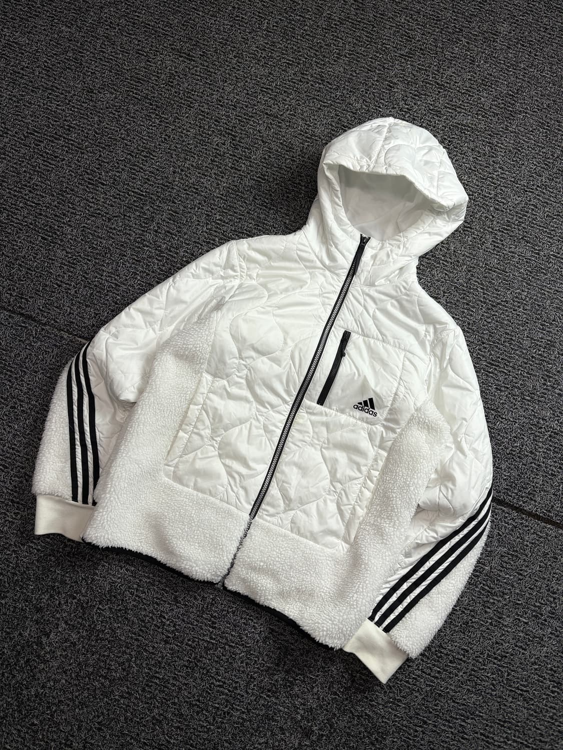 아디다스 하이브리드 쉐르파 퀼팅 트랙 자켓 2301 상품이미지1