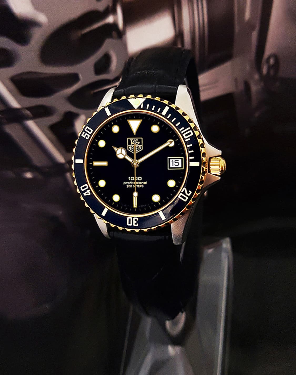 태그호이어 프로패셔널 1000 블랙판 남성 가죽 시계 상품이미지1