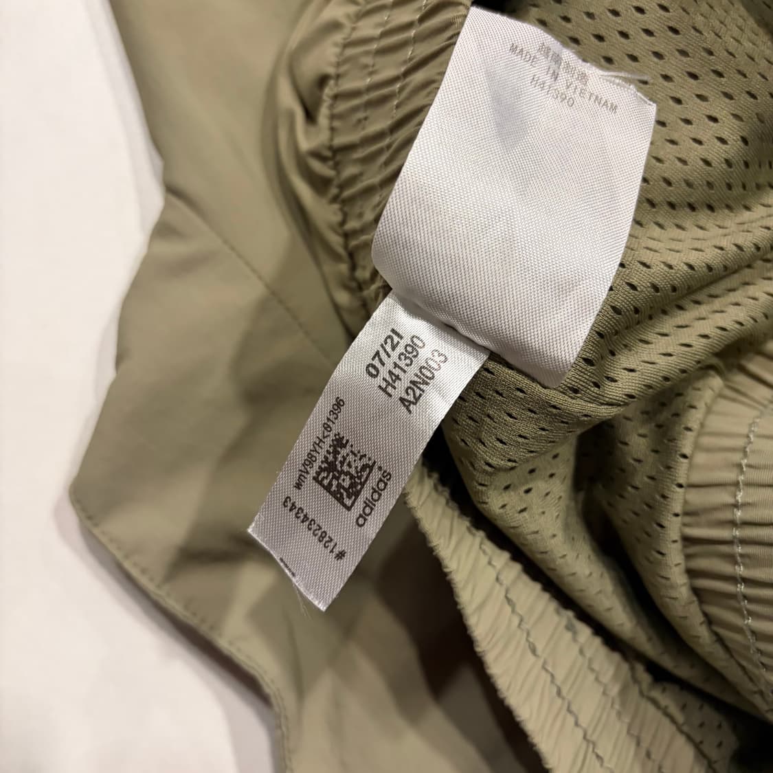 [M] 아디다스 락업 바람막이 삼선 트랙탑 자켓 올리브 D47 상품이미지8