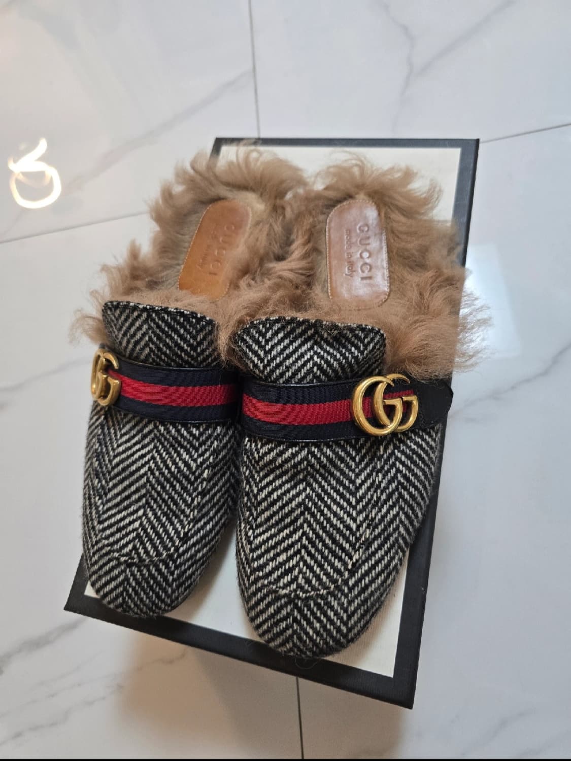 구찌 퍼 뮬 슬리퍼 헤링본 상품이미지3