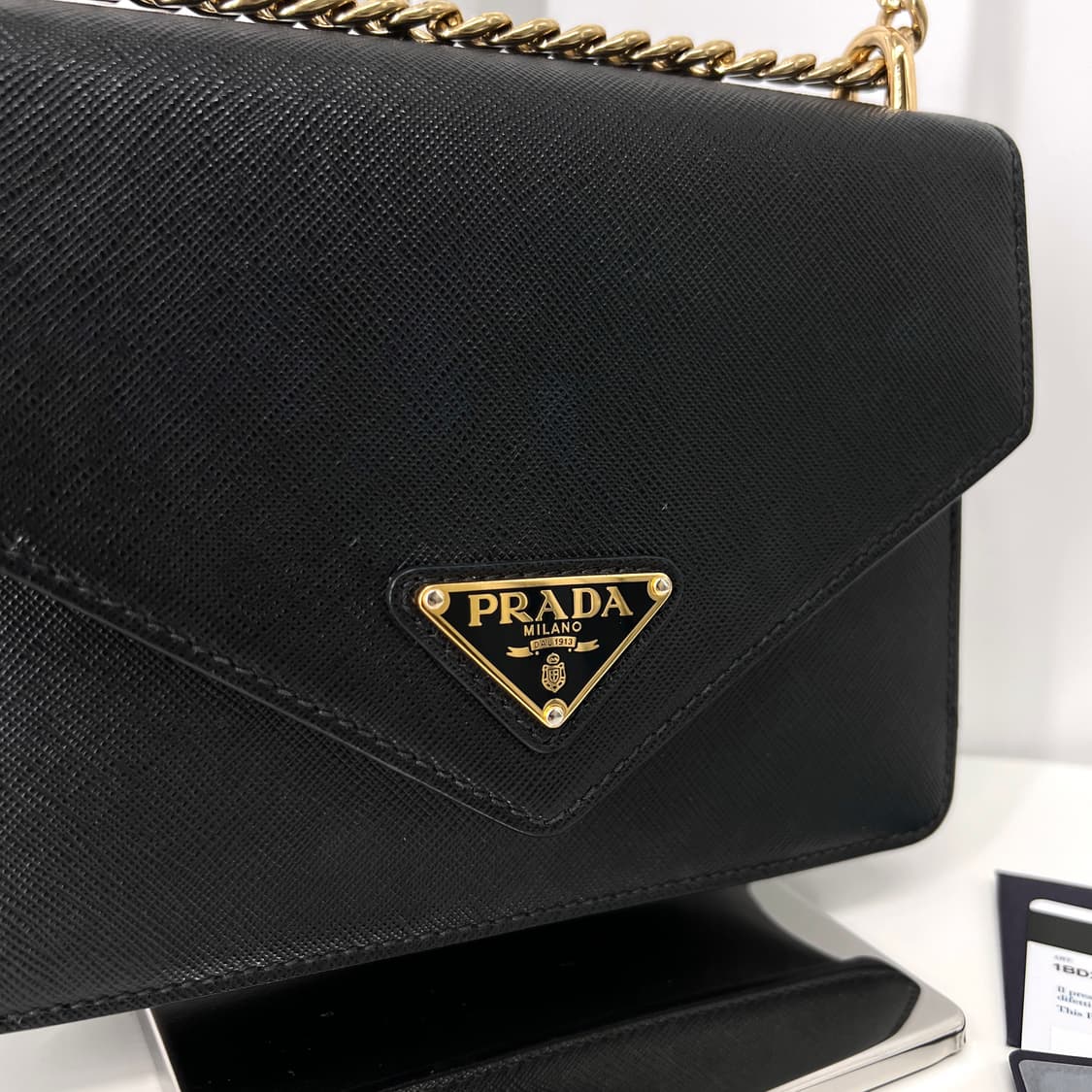프라다 엔벨롭 사피아노 체인 숄더백 & 크로스백 블랙 (1BD200) 상품이미지5