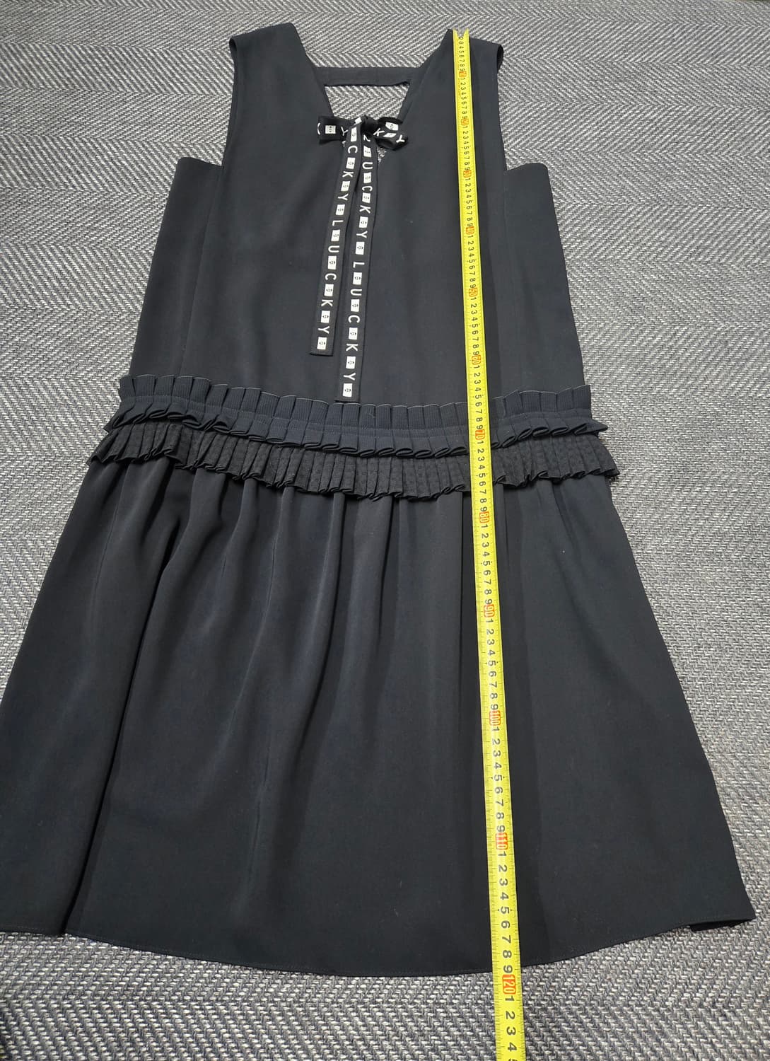 럭키슈에뜨 22ss 블랙 리본 플리츠 원피스 상품이미지9