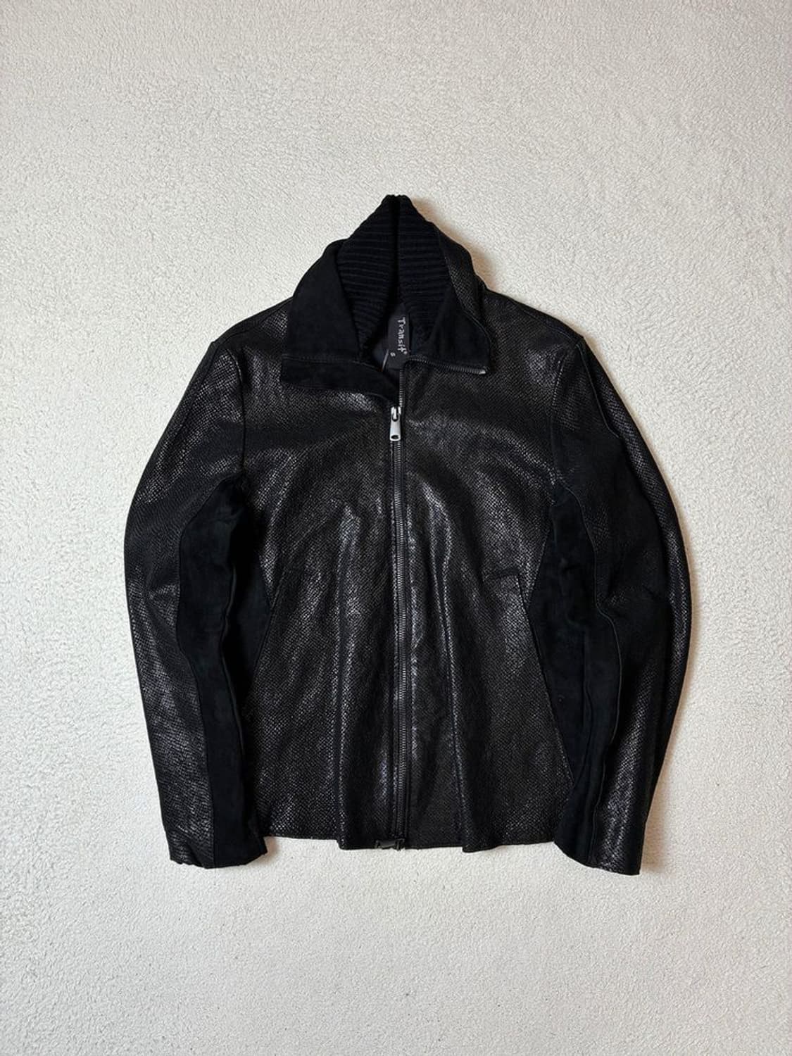 트랜짓 파이톤 가공 하이넥 양가죽 자켓 PN7694 상품이미지1