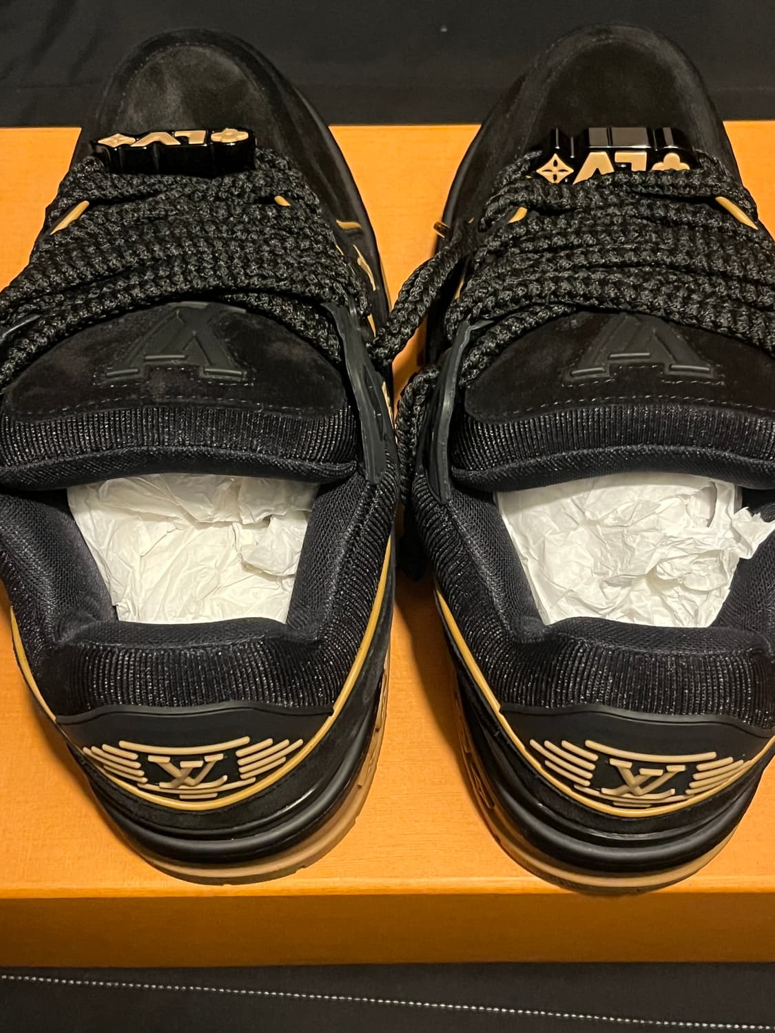 루이비통 맥시 스니커즈 블랙 UK5 상품이미지3