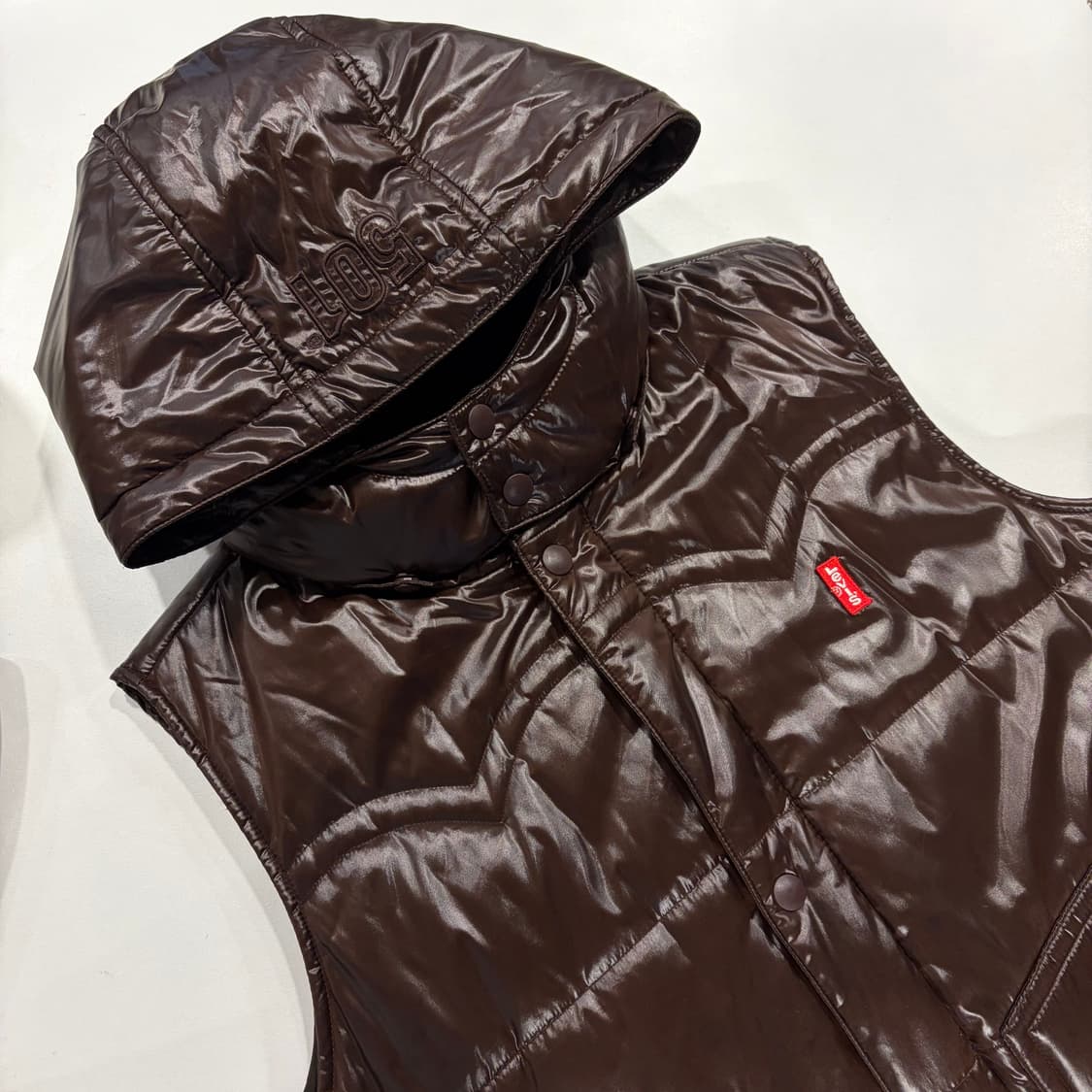 [165] 리바이스 우먼 유광 브라운 후드 패딩 조끼 B632 상품이미지3