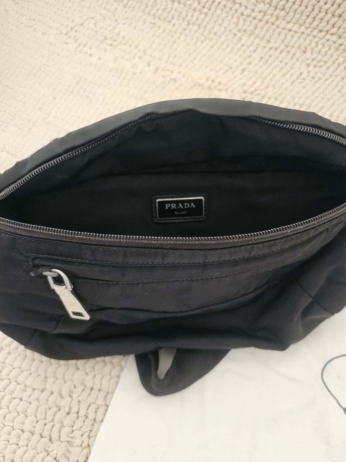 18SS 프라다 018 나일론 패니백 바이커백 스몰 블랙 상품이미지2