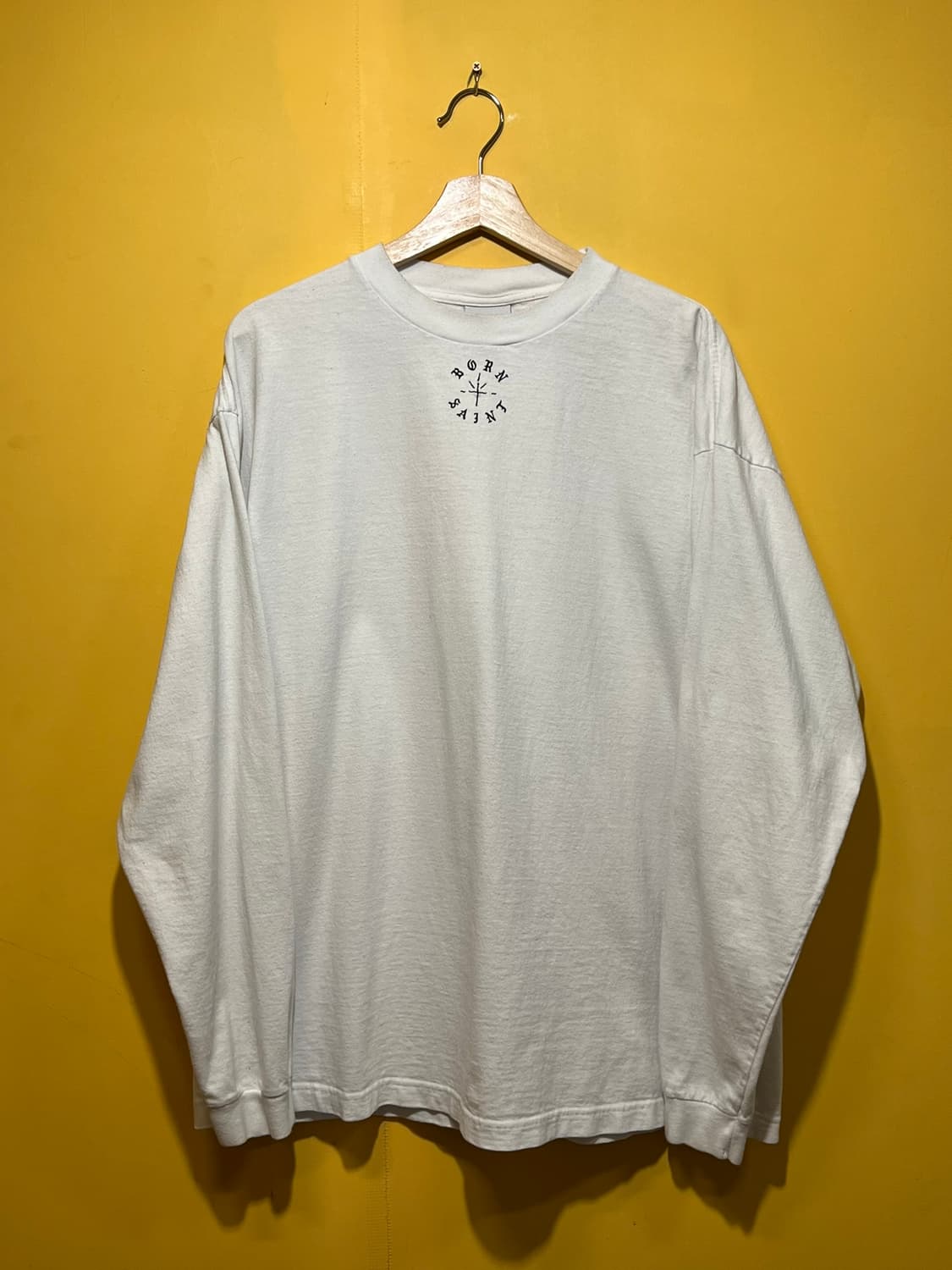 [XL] 세인트 마이클 x 본앤레이즈드 본 세인트 롱슬리브 티셔츠 화이트 상품이미지1